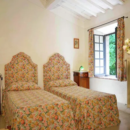 Villa Spacious In Sermugnano With Private Swimming Pool